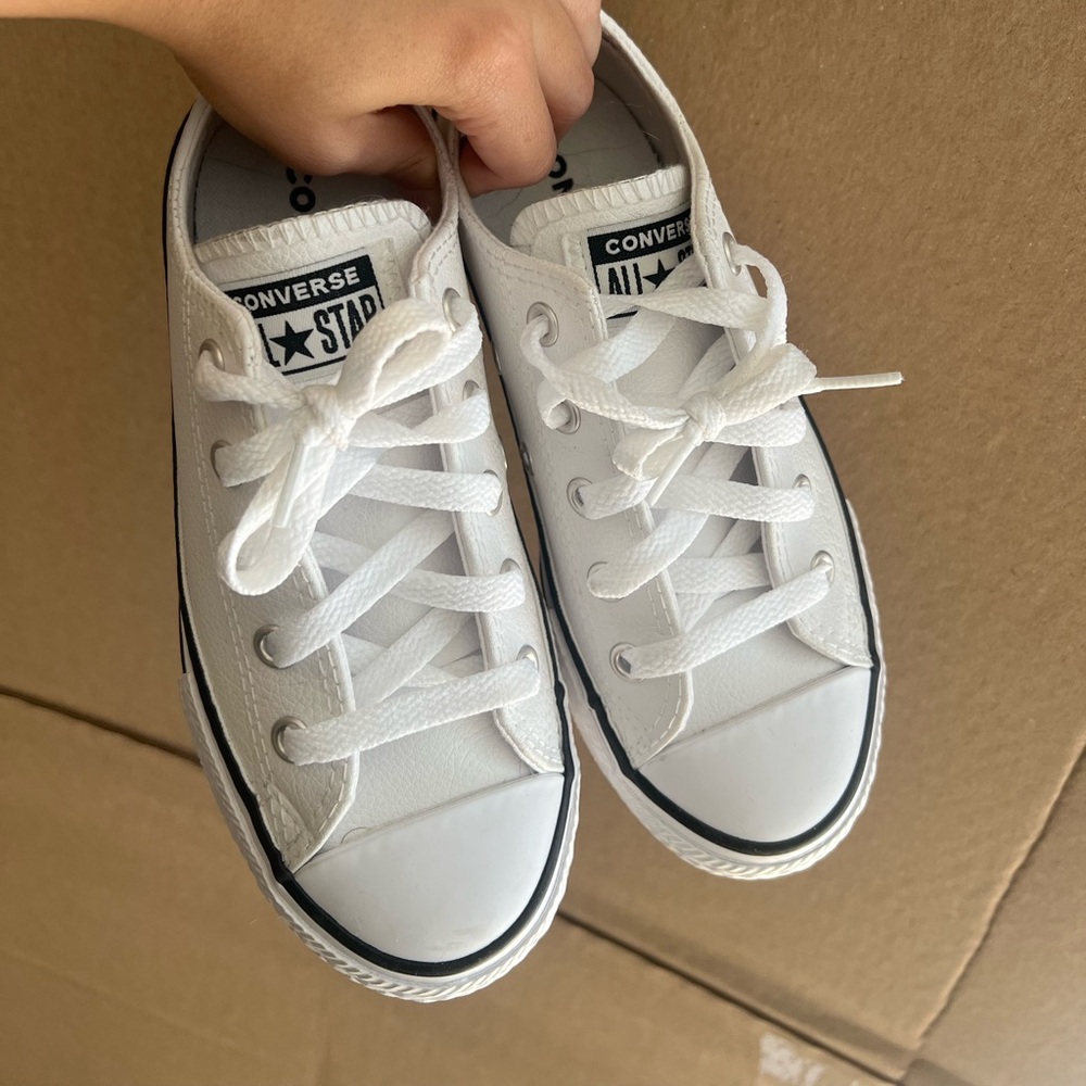 Kids Leather Converse BRAND NEW NEVER WORN